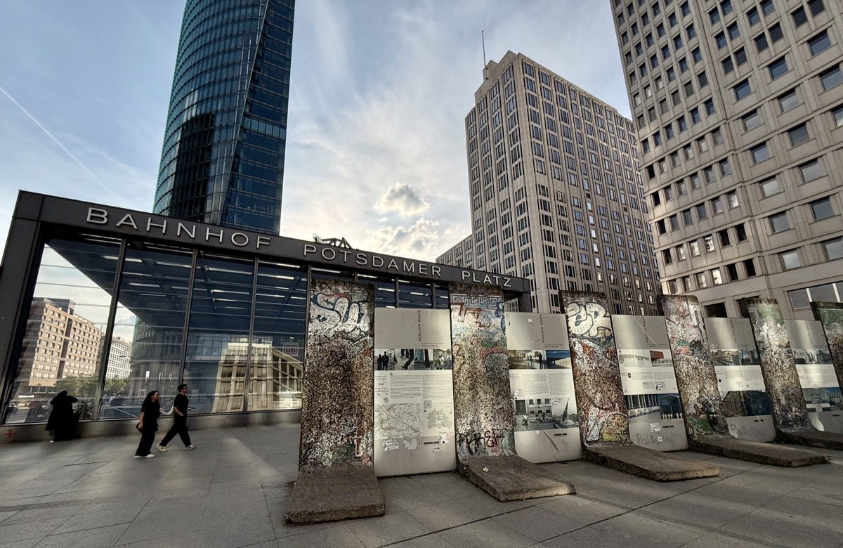 potsdamer-platz-with-parts-of-the-berlin-wall